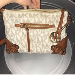 michael kors crossbody